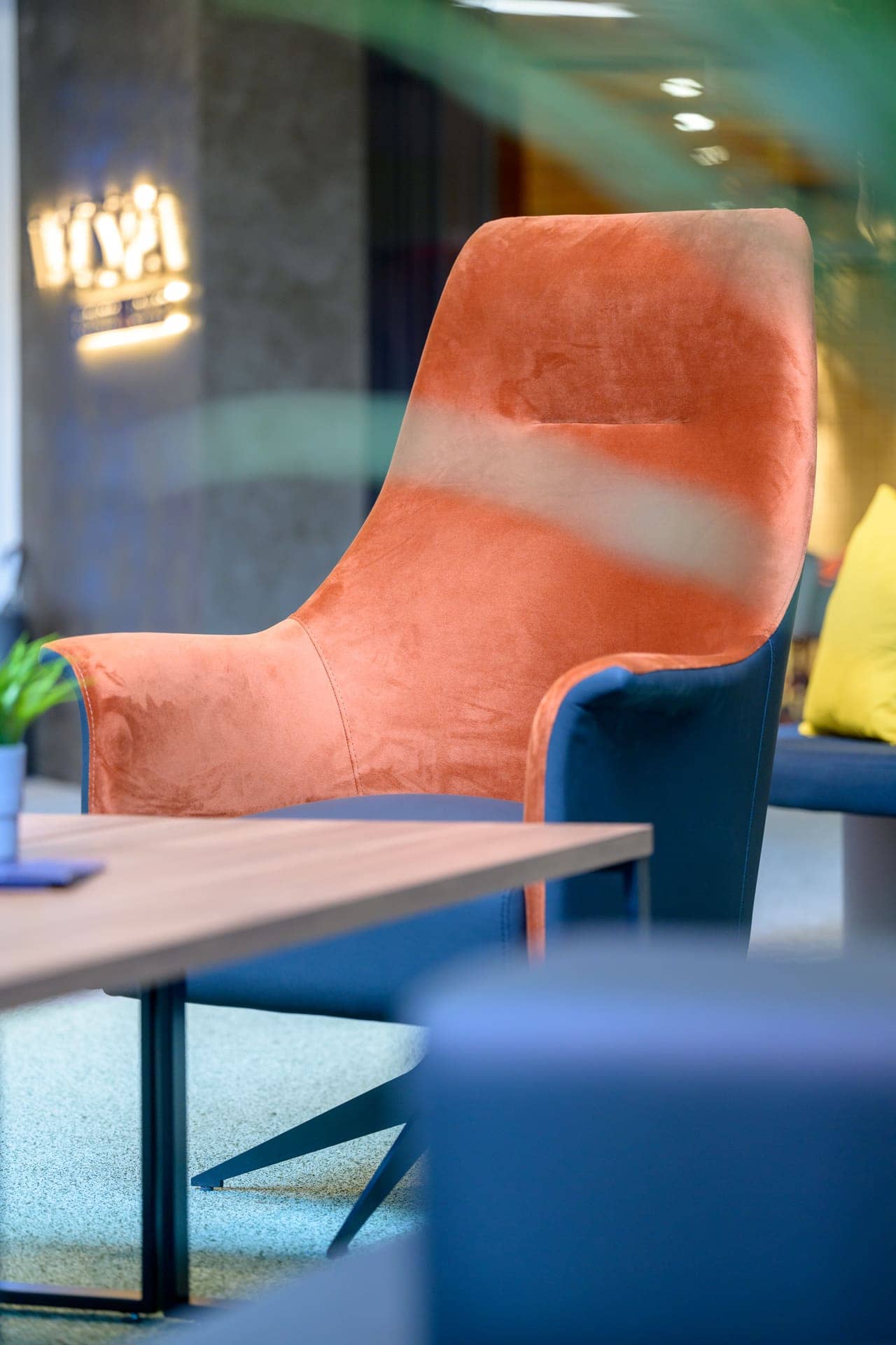 Business & Lounge 3