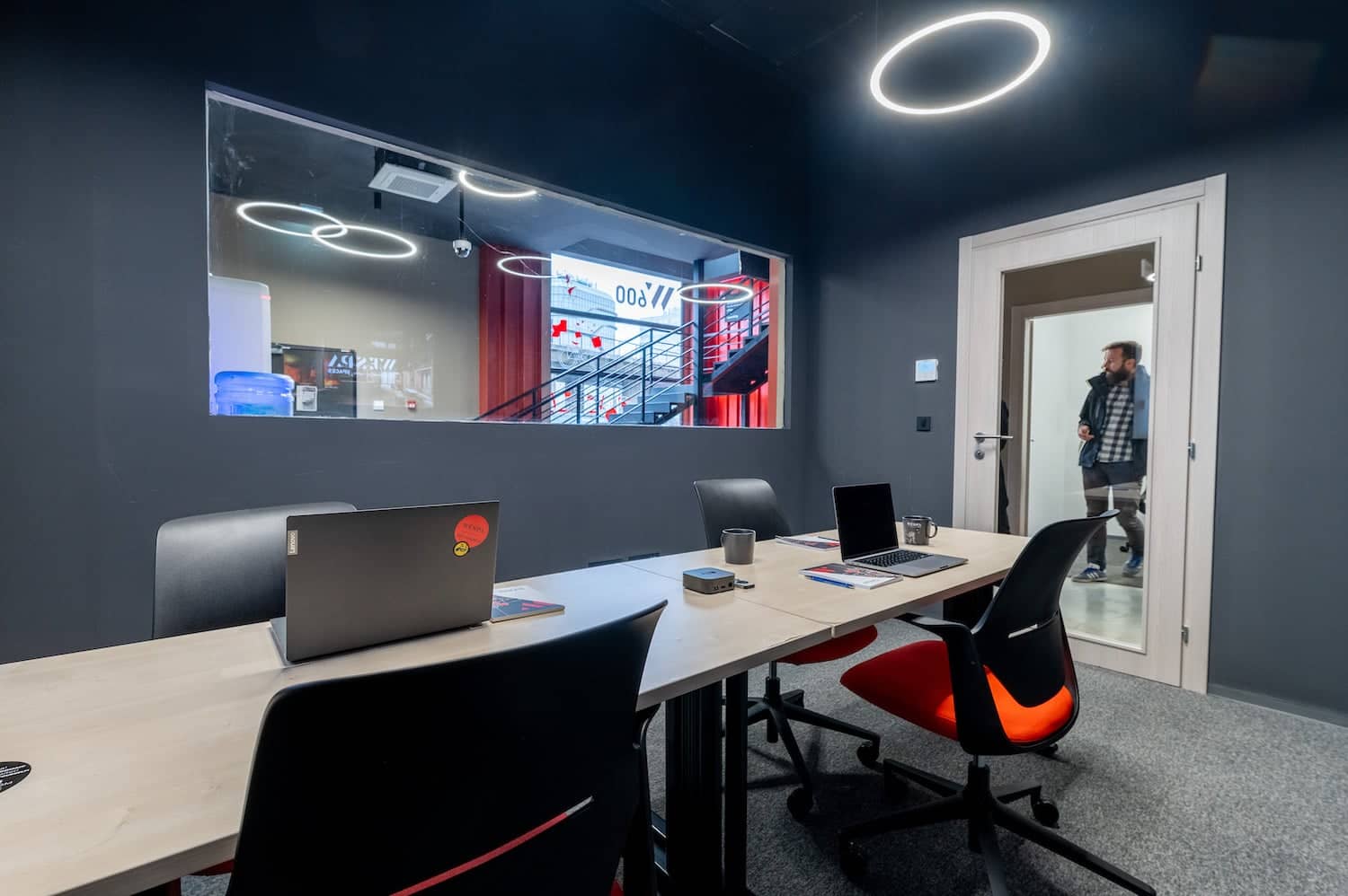 Meeting Room Best Practices for Small Teams